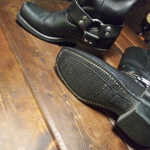 Harley Davidson boots been worn once